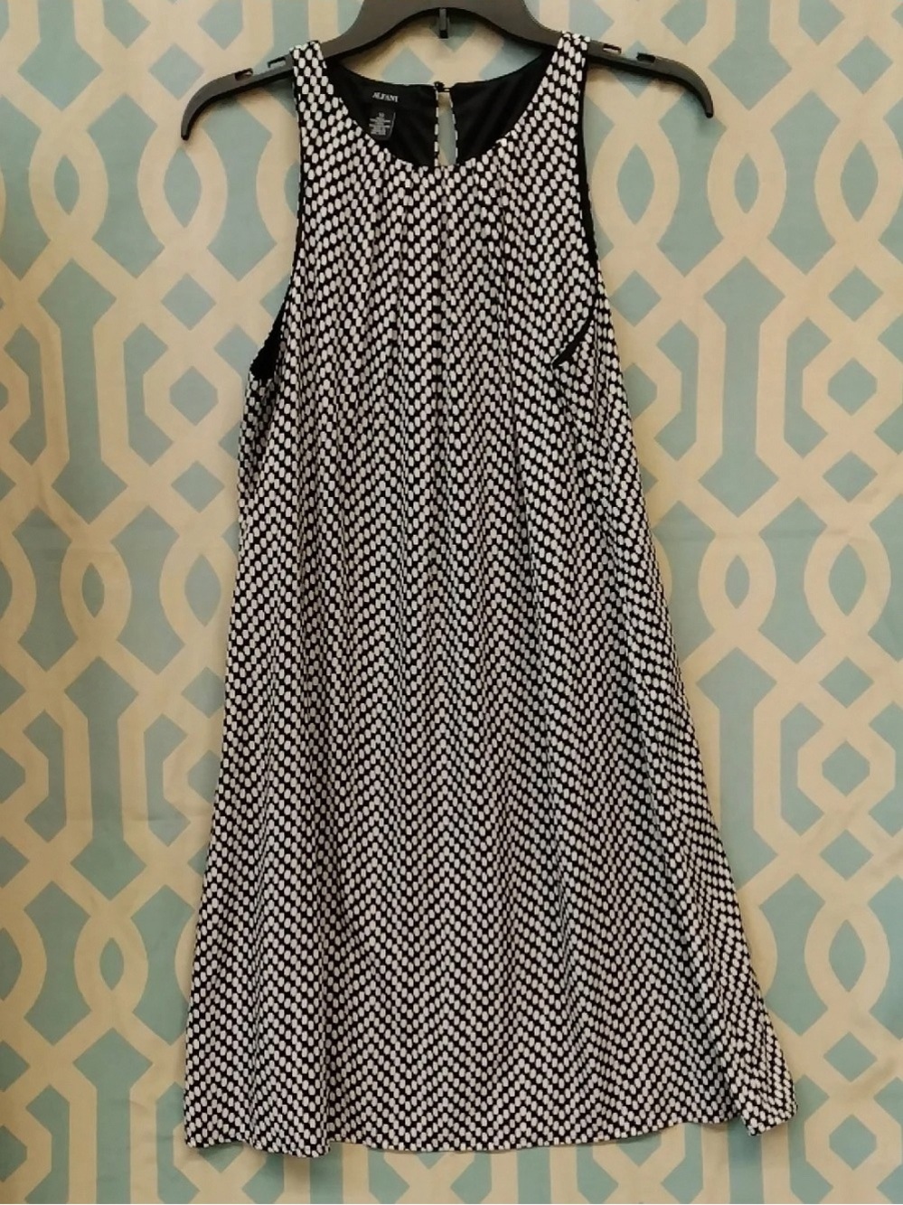 Alfani Black & White Sleeveless Shift Dress